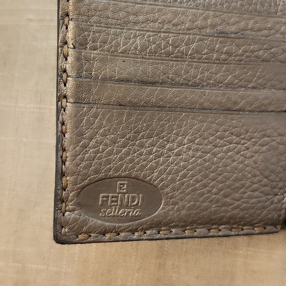 Fendi Gold Tan Wallet On An Unbranded Chain - Picture 8 of 12